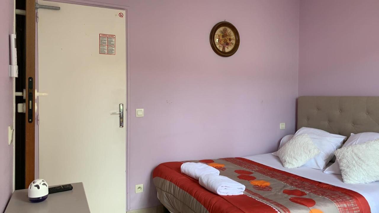 Hotel Du Cygne De La Croix Blanche Lailly-en-Val ภายนอก รูปภาพ