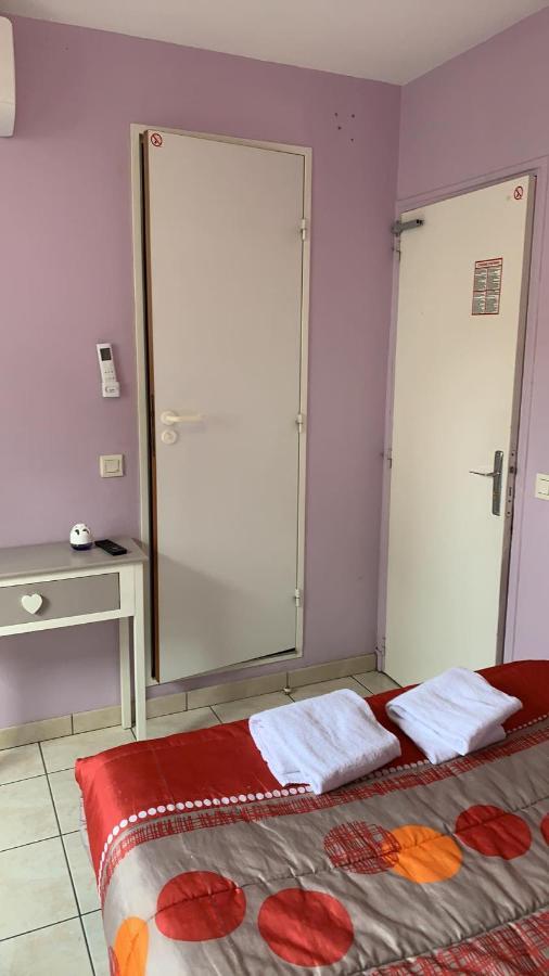 Hotel Du Cygne De La Croix Blanche Lailly-en-Val ภายนอก รูปภาพ