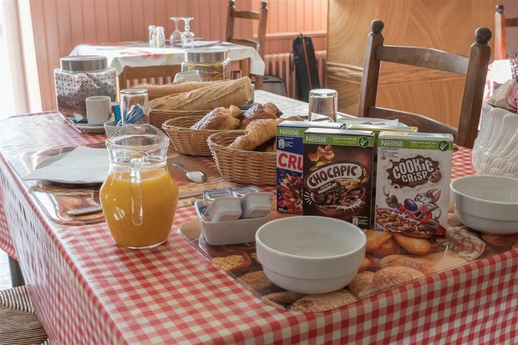 Hotel Du Cygne De La Croix Blanche Lailly-en-Val ภายนอก รูปภาพ