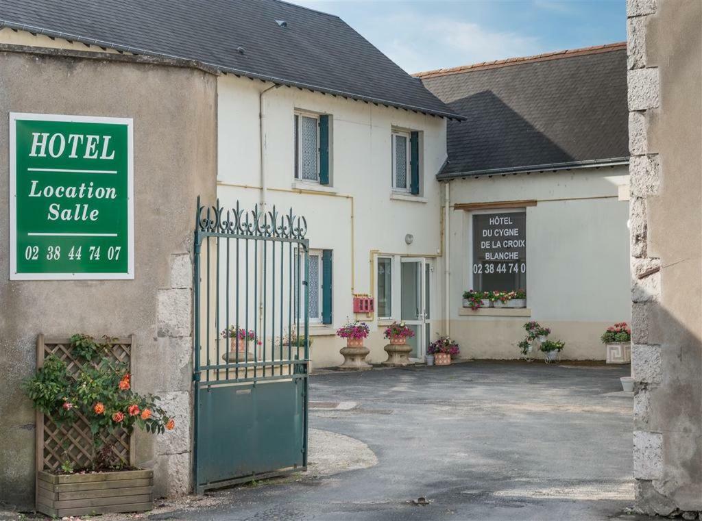 Hotel Du Cygne De La Croix Blanche Lailly-en-Val ภายนอก รูปภาพ