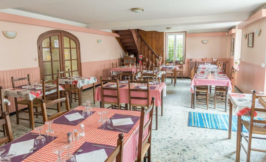 Hotel Du Cygne De La Croix Blanche Lailly-en-Val ภายนอก รูปภาพ