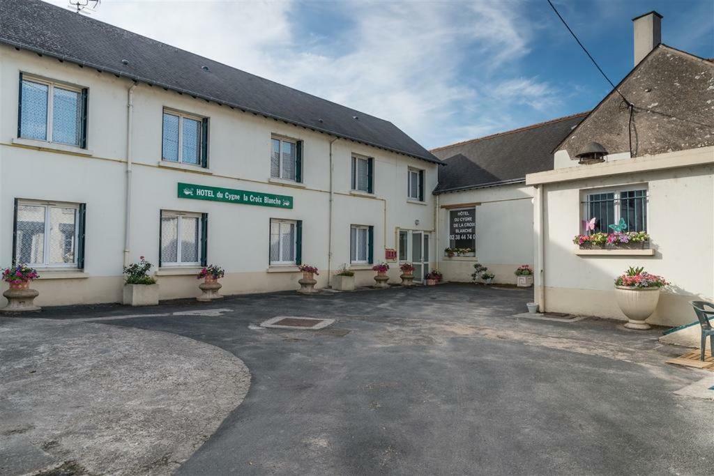 Hotel Du Cygne De La Croix Blanche Lailly-en-Val ภายนอก รูปภาพ